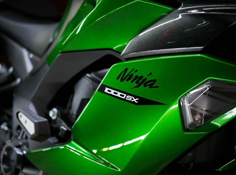 Мотоцикл Kawasaki Ninja Z1000SX ABS Traction Quickshifter з пробігом 21165 км