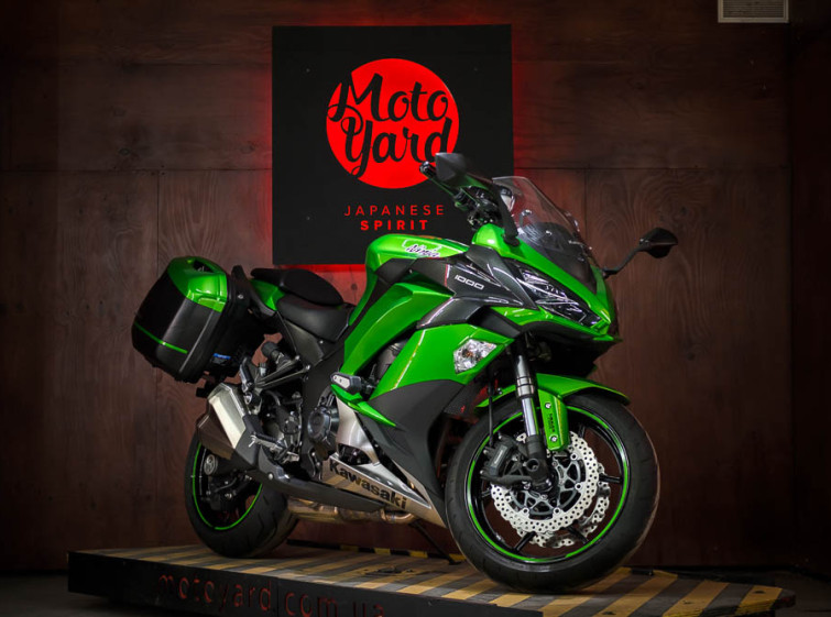Мотоцикл Kawasaki Ninja Z1000 ABS Traction с пробегом 3330 км