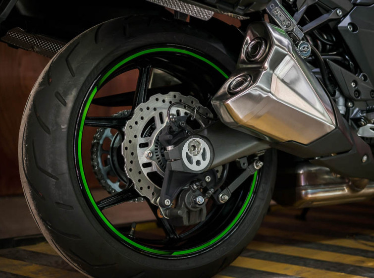 Мотоцикл Kawasaki Ninja Z1000 ABS Traction с пробегом 3330 км