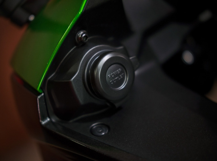 Мотоцикл Kawasaki Ninja Z1000 ABS Traction с пробегом 3330 км