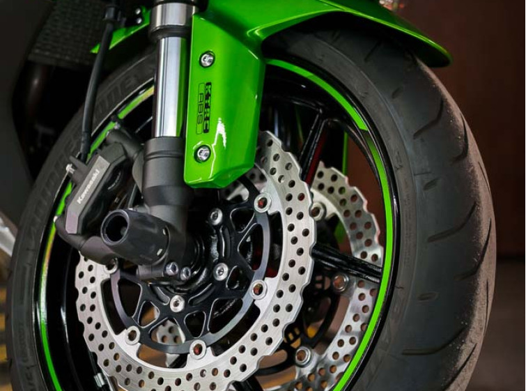 Мотоцикл Kawasaki Ninja Z1000 ABS Traction с пробегом 3330 км