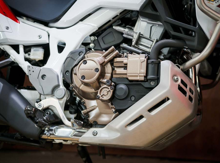 Мотоцикл Honda Africa Twin ABS Traction DCT с пробегом 17424 км