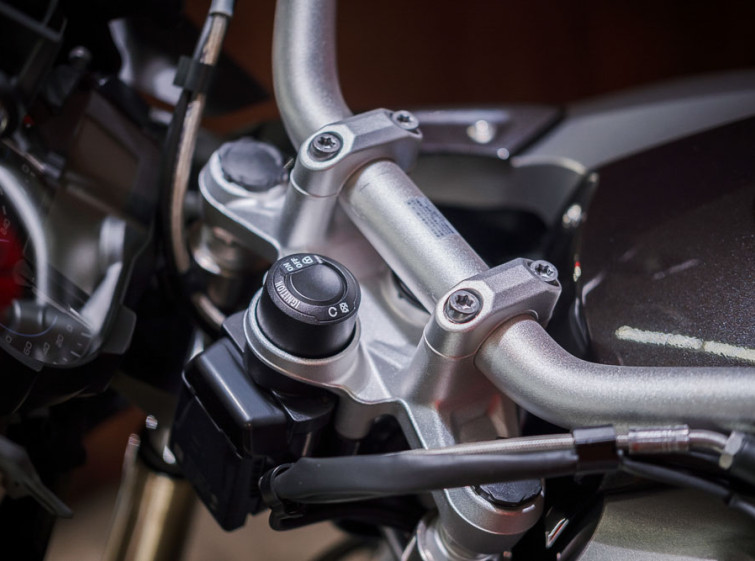 Мотоцикл BMW R1200GS ABS Traction Quickshifter Максимальная комплектация с пробегом 13639 км