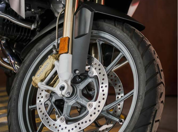 Мотоцикл BMW R1200GS ABS Traction Quickshifter Максимальная комплектация с пробегом 13639 км