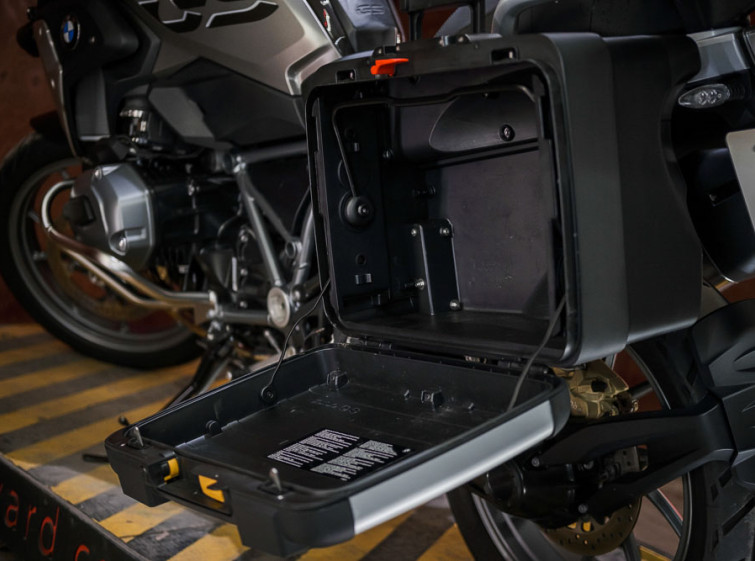 Мотоцикл BMW R1200GS ABS Traction Quickshifter Максимальная комплектация с пробегом 13639 км