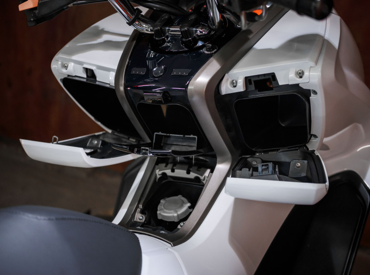 Макси скутер Yamaha Majesty 250 с пробегом 16531 км