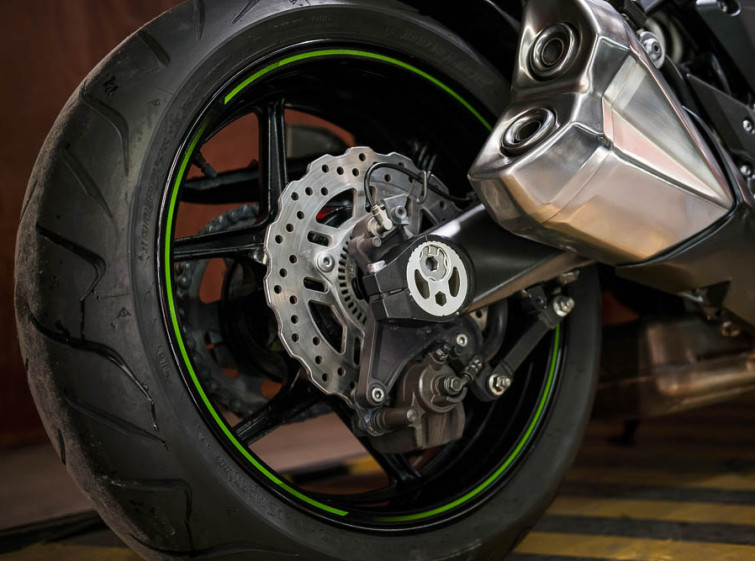 Мотоцикл Kawasaki Z1000 з пробігом 29462 км