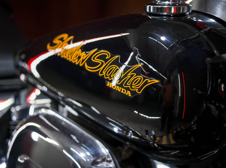 Мотоцикл Honda Shadow Slasher 400 с пробегом 25057 км