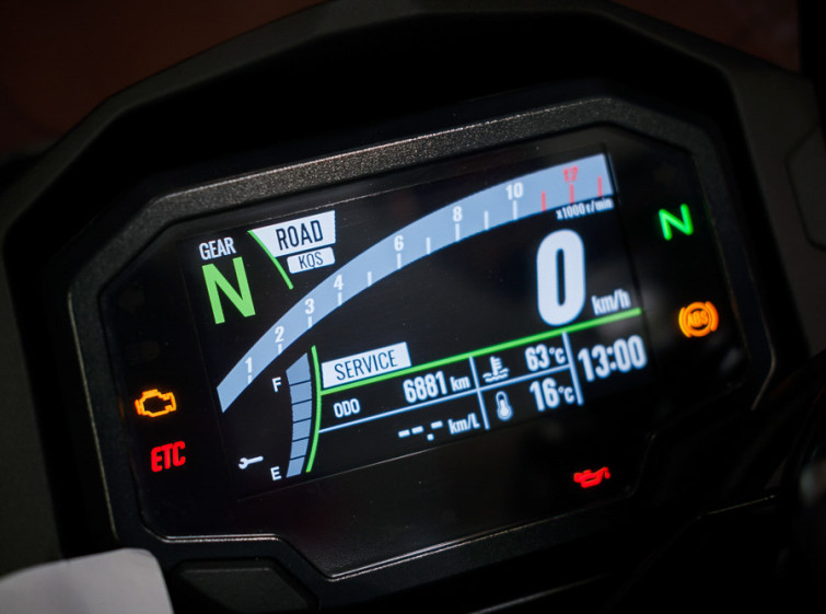 Мотоцикл Kawasaki Ninja 1000SX ABS Traction Состояние нового с пробегом 6881 км