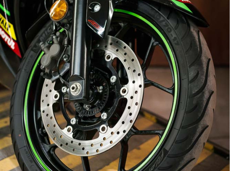 Мотоцикл Yamaha YZF-R1 с пробегом 28307 км