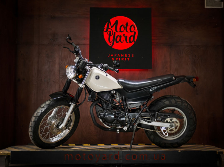 Мотоцикл Yamaha TW225E с пробегом 16765 км