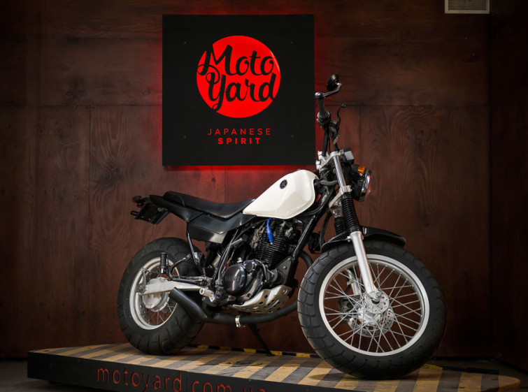 Мотоцикл Yamaha TW225E с пробегом 16765 км