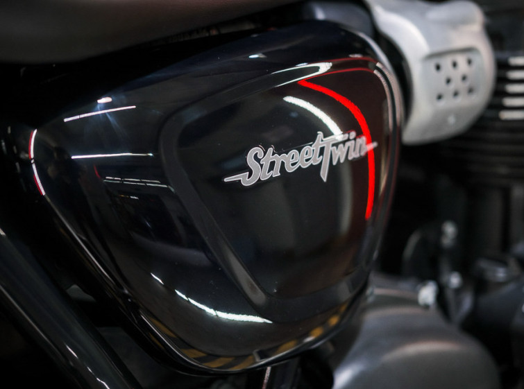 Мотоцикл Triumph Street Twin ABS Traction Инжектор Состояние нового с пробегом 3572 км