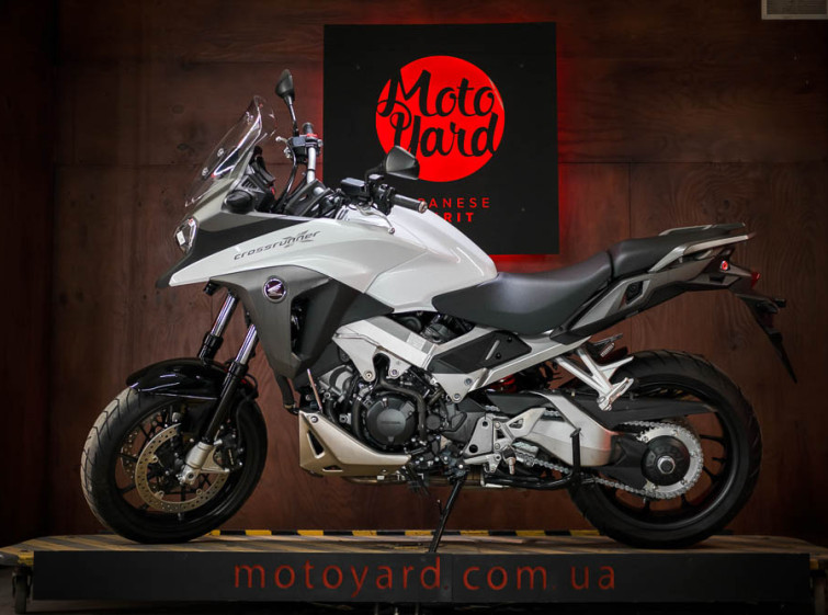Мотоцикл Honda VFR800X Crossrunner ABS Traction LED Состояние нового с пробегом 10904 км
