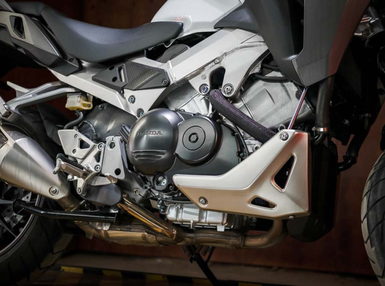 Мотоцикл Honda VFR800X Crossrunner ABS Traction LED Состояние нового с пробегом 10904 км