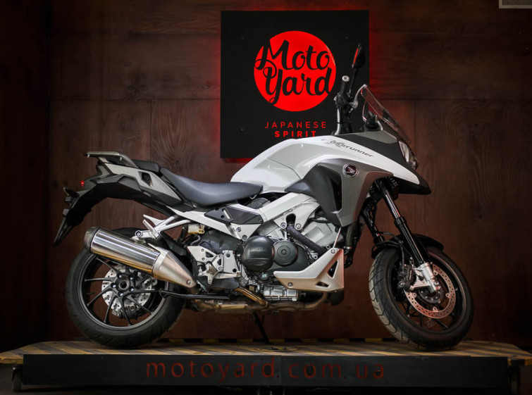 Мотоцикл Honda VFR800X Crossrunner ABS Traction LED Состояние нового с пробегом 10904 км