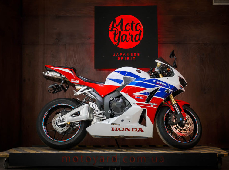 Мотоцикл Honda CBR600RR HRC Состояние нового с пробегом 7481 км