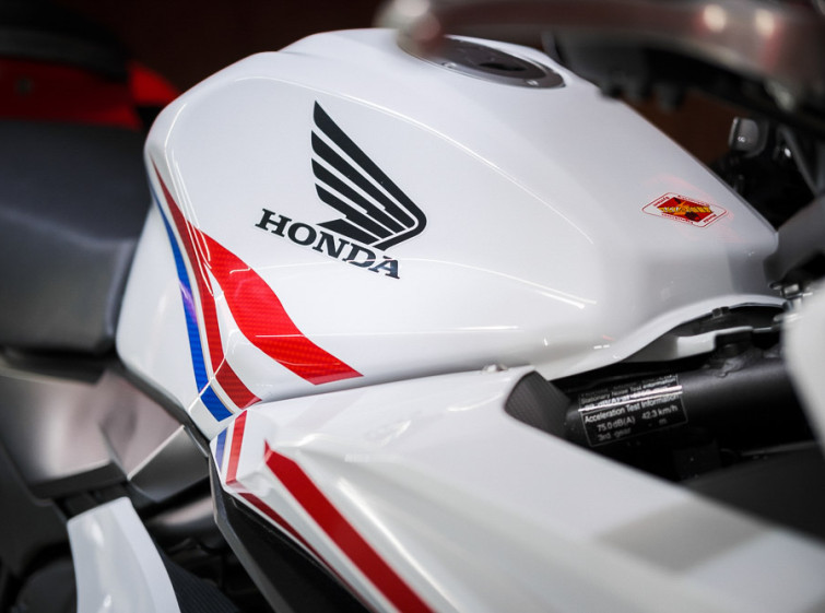 Мотоцикл Honda CBR400R ABS LED с пробегом 19801 км