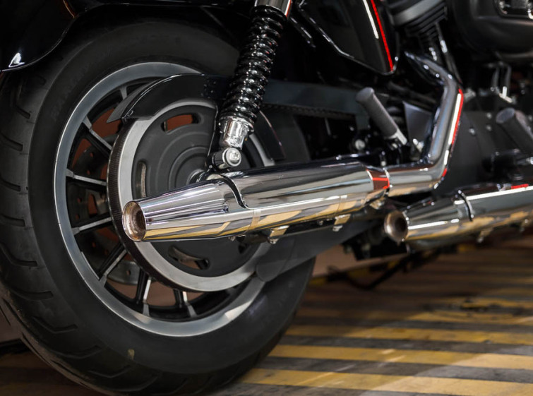 Мотоцикл Harley-Davidson 883R Состояние нового с пробегом 26684 км