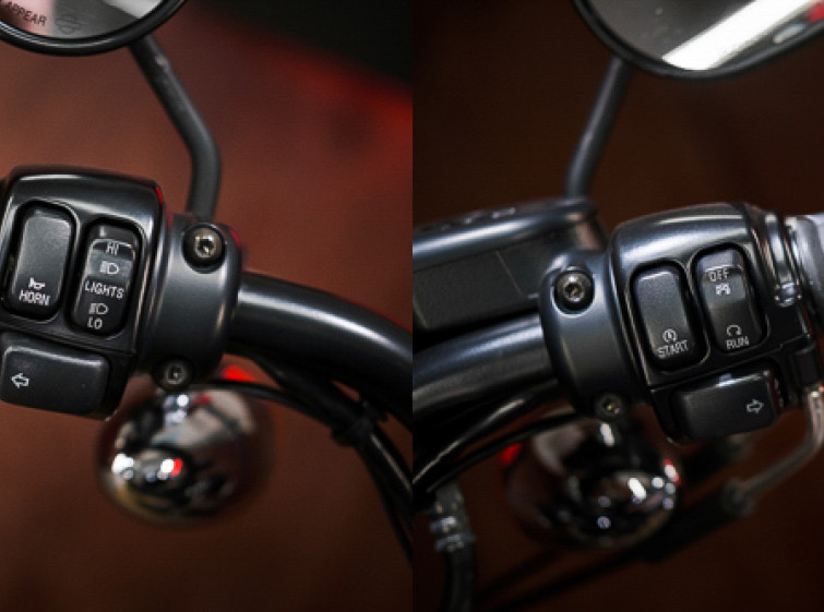 Мотоцикл Harley-Davidson 883R Состояние нового с пробегом 26684 км