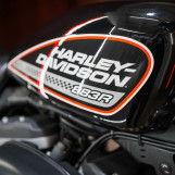 Мотоцикл Harley-Davidson 883R Состояние нового с пробегом 26684 км