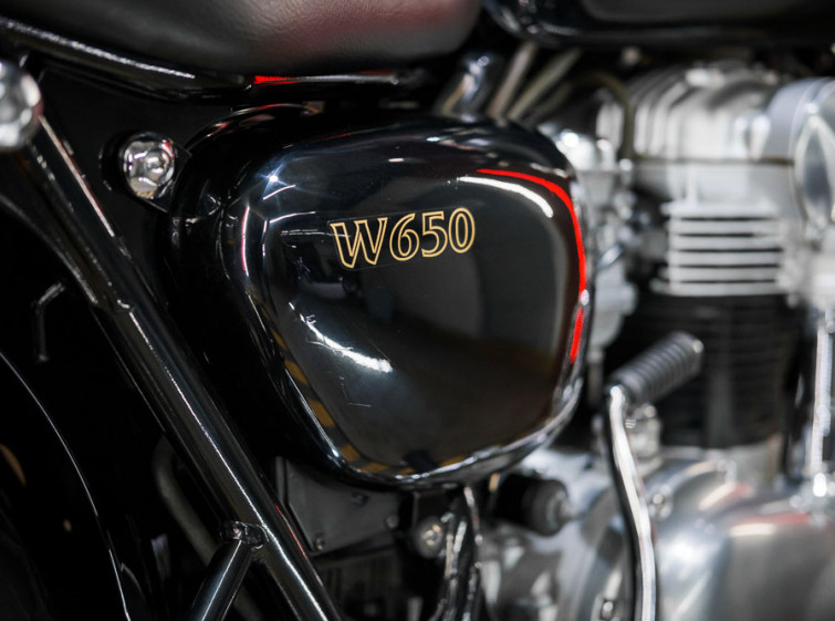 Мотоцикл Kawasaki W650 Состояние нового с пробегом 12042 км