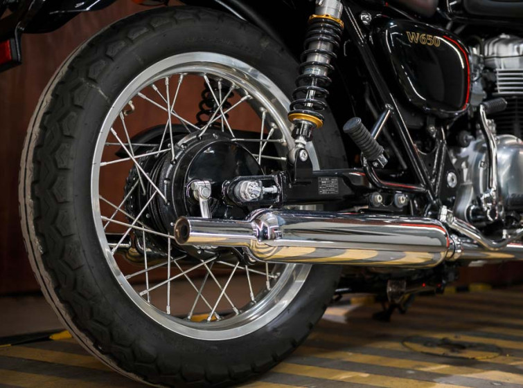 Мотоцикл Kawasaki W650 Состояние нового с пробегом 12042 км