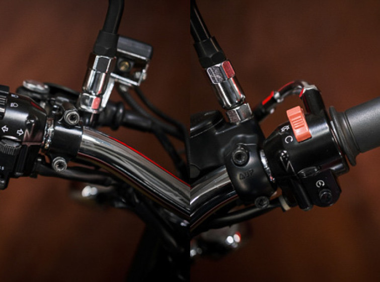 Мотоцикл Kawasaki W650 Состояние нового с пробегом 12042 км