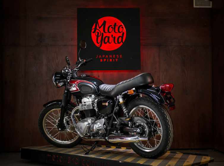 Мотоцикл Kawasaki W650 Состояние нового с пробегом 12042 км