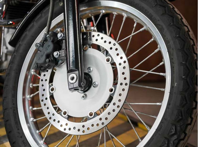 Мотоцикл Kawasaki W650 Состояние нового с пробегом 12042 км