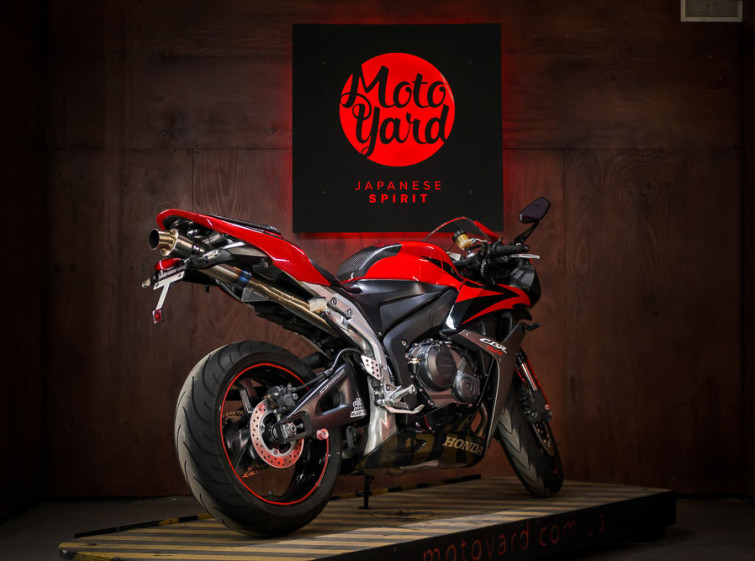 Мотоцикл Honda CBR600RR Состояние нового с пробегом 16293 км