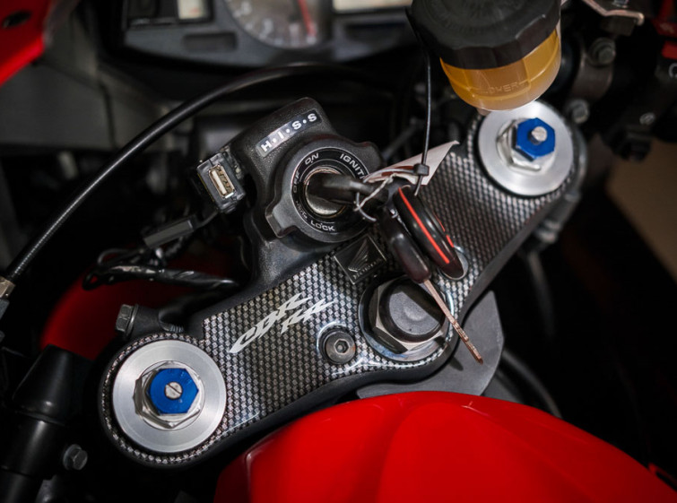 Мотоцикл Honda CBR600RR Состояние нового с пробегом 16293 км
