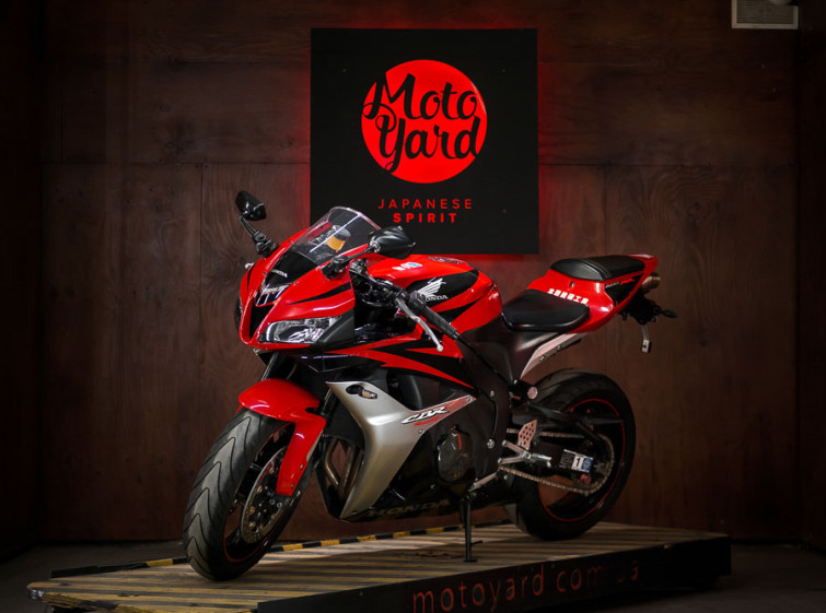 Мотоцикл Honda CBR600RR Состояние нового с пробегом 16293 км