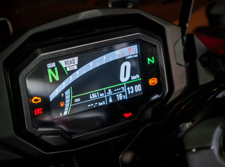 Мотоцикл Kawasaki Ninja 1000SX ABS Traction Quickshifter Состояние нового Максимальная комплектация с пробегом 4941 км