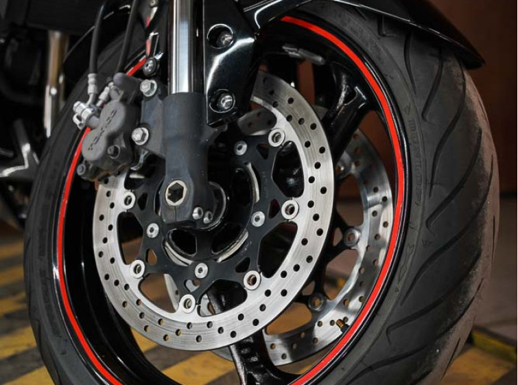 Мотоцикл Suzuki GSR 750 ABS Состояние нового с пробегом 13587 км