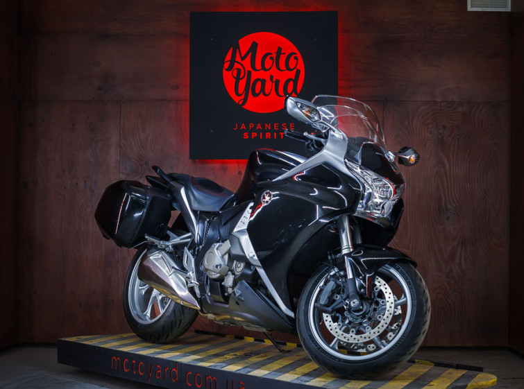 Мотоцикл Honda VFR1200FD ABS Автомат с пробегом 5400 км