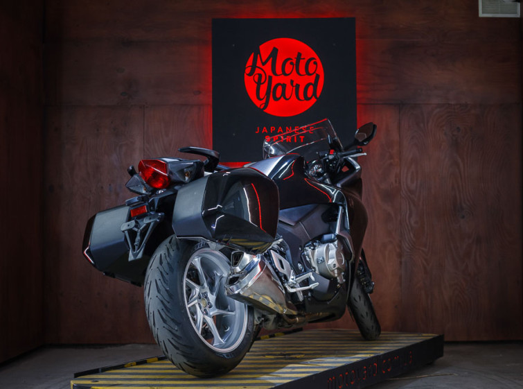 Мотоцикл Honda VFR1200FD ABS Автомат с пробегом 5400 км