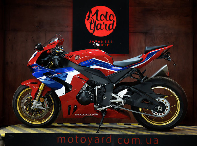 Мотоцикл Honda CBR1000RR-R Fireblade SP с пробегом 1120 км