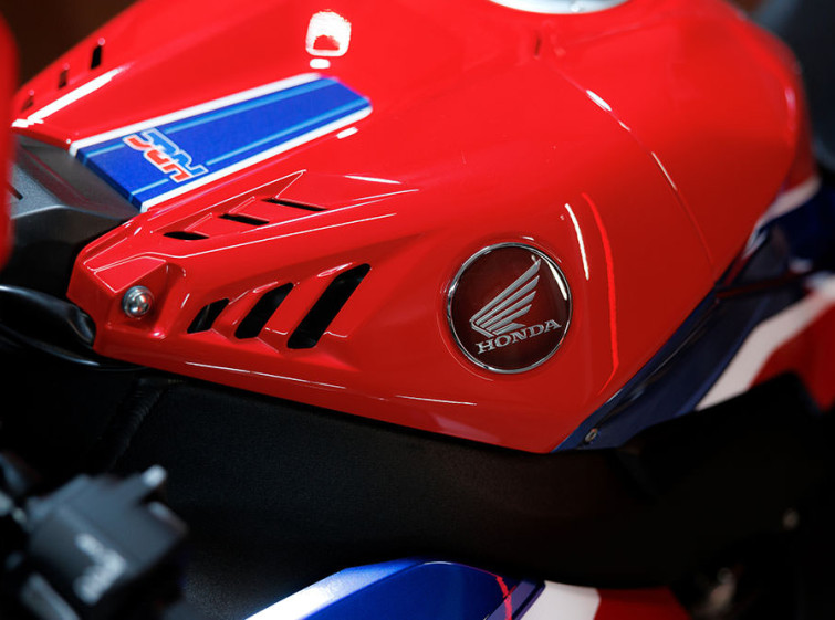 Мотоцикл Honda CBR1000RR-R Fireblade SP с пробегом 1120 км