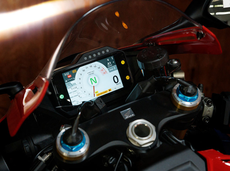 Мотоцикл Honda CBR1000RR-R Fireblade SP с пробегом 1120 км