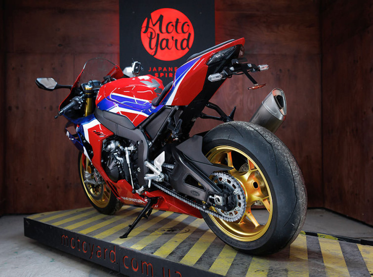Мотоцикл Honda CBR1000RR-R Fireblade SP с пробегом 1120 км