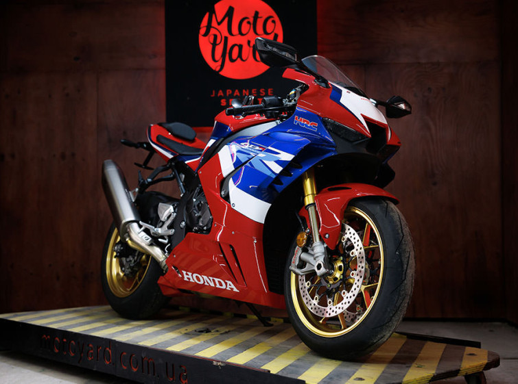 Мотоцикл Honda CBR1000RR-R Fireblade SP с пробегом 1120 км