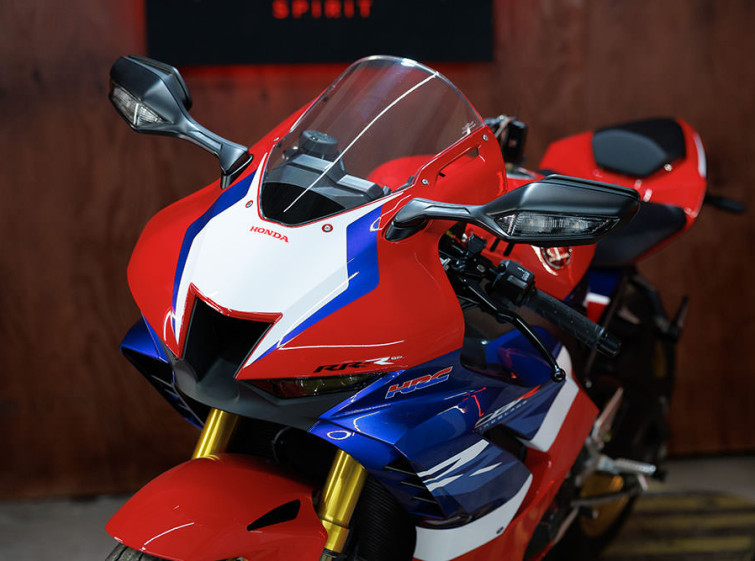 Мотоцикл Honda CBR1000RR-R Fireblade SP с пробегом 1120 км