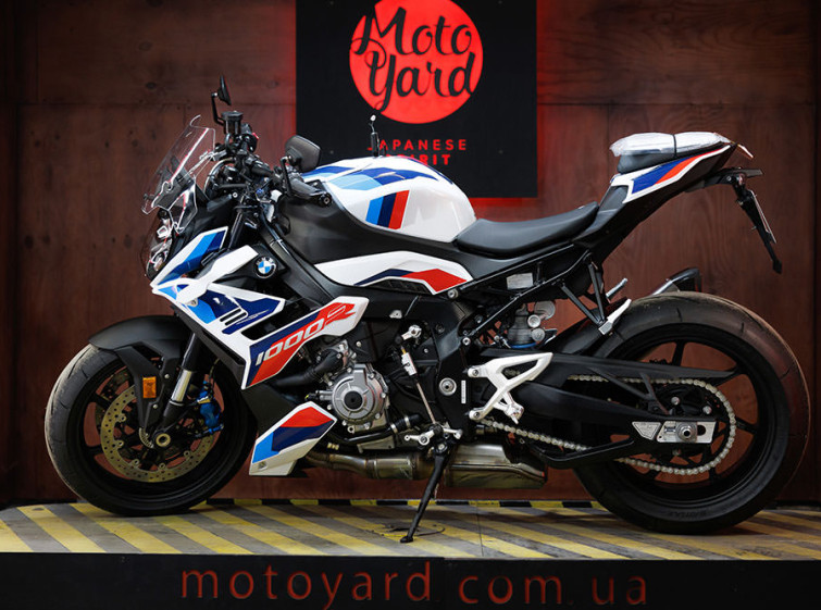 Мотоцикл BMW M1000R с пробегом 975 км