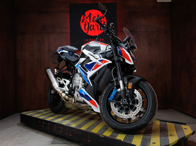 Мотоцикл BMW M1000R с пробегом 975 км