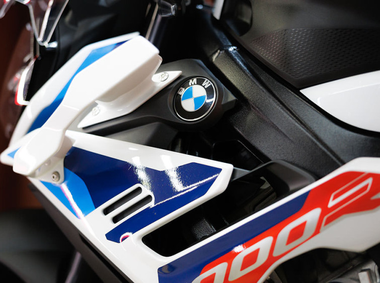 Мотоцикл BMW M1000R с пробегом 975 км