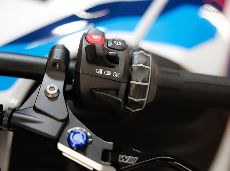 Мотоцикл BMW M1000R с пробегом 975 км