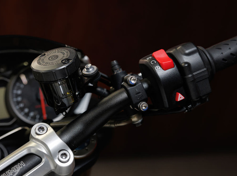 Мотоцикл Triumph Speed Triple 1050 с пробегом 10031 км