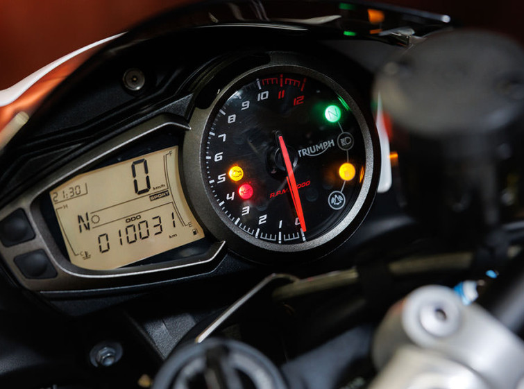 Мотоцикл Triumph Speed Triple 1050 с пробегом 10031 км