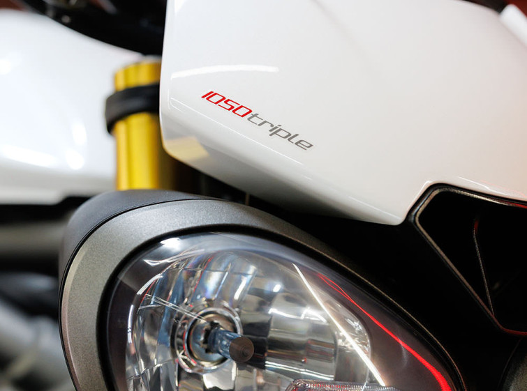 Мотоцикл Triumph Speed Triple 1050 с пробегом 10031 км